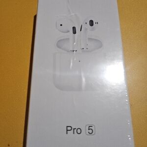 Pro 5 Wireless Earbuds - White